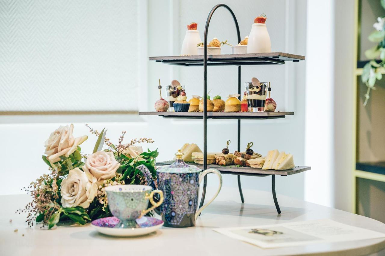 Fable Auckland, Mgallery מראה חיצוני תמונה Afternoon tea at the Mandarin Oriental, Singapore
