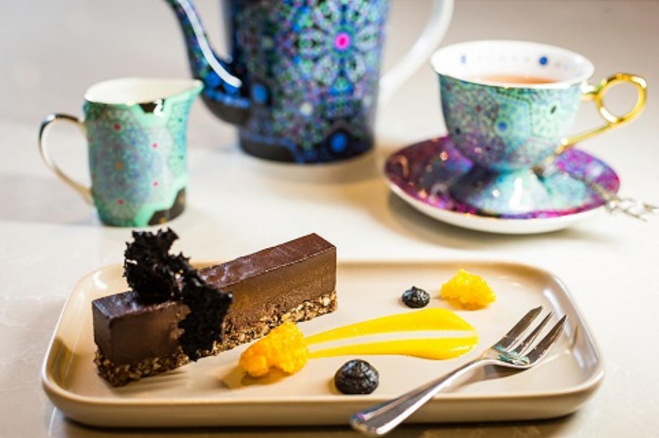 Fable Auckland, Mgallery מראה חיצוני תמונה A chocolate cake