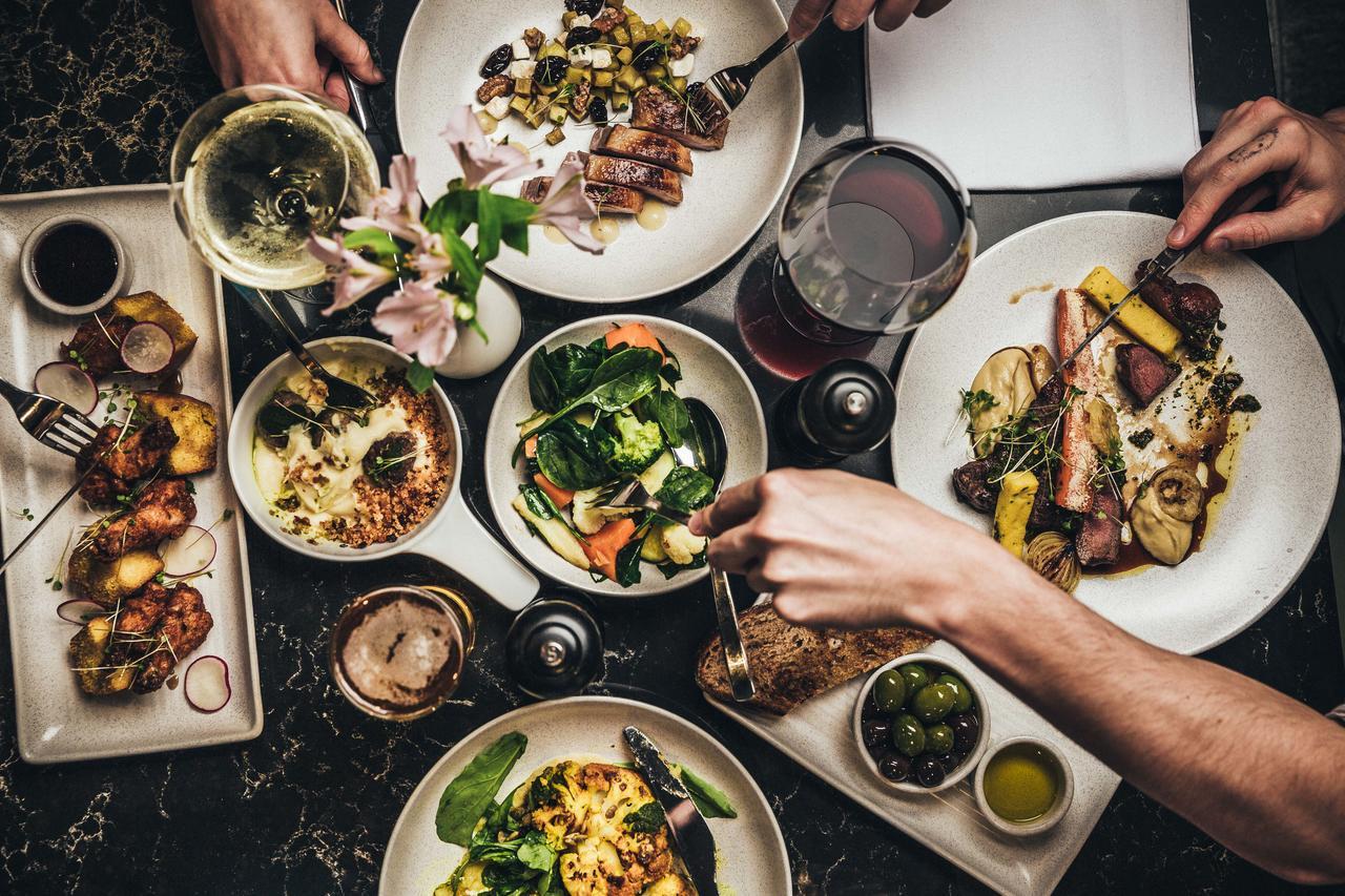 Fable Auckland, Mgallery מראה חיצוני תמונה A selection of dishes at the restaurant